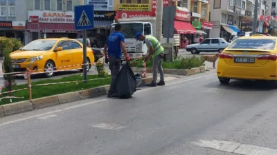Boyabat Belediyesi, park ve bahçe temizliği ile genel çevre temizliğini