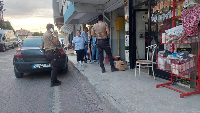 Boyabat'ın Zincirlikuyu Mahallesi'nde seyir halinde olan bir nakliye tırından düşen