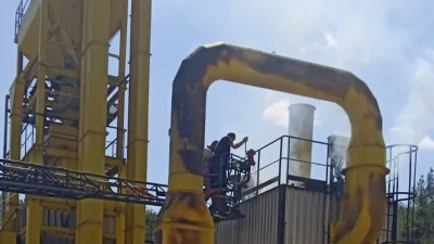 Yangın ihbarı üzerine kısa sürede olay yerine gelen itfaiye ekipleri,