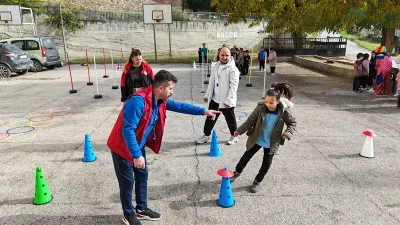 Boyabat Gençlik Merkezi, merkez imkanlarından faydalanamayan köy okullarındaki gençlere ulaşmak