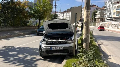 Boyabat Yeni Mahalle'de bu sabah saatlerinde meydana gelen trafik kazası,