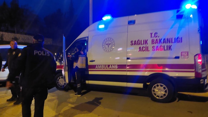 Boyabat eski emniyet önündeki kavşakta motosiklet ile otomobilin çarpışması sonucu