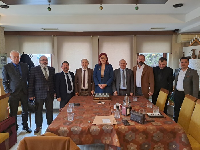 UTSİAD Yönetim Kurulu Başkanı Osman Servi liderliğindeki heyet, Kosova Başbakan