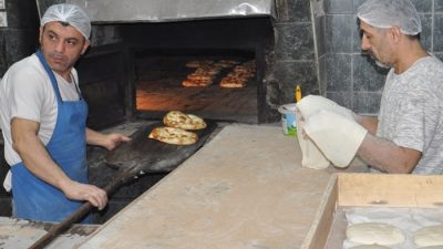 Geleneksel Boyabat ekmeği ve içli pide, Orta Çarşı’nın tam ortasında