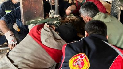 Boyabat’ta bir atölyede meydana gelen iş kazasında, İbrahim Y. kolunu