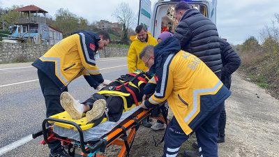 Kızının okulda düştüğünü öğrenen anne, okul yolunda geçirdiği trafik kazasında