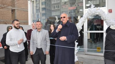 Boyabat’ta Eftal Giyim, Ev Tekstili ve Perde Mağazası açıldı. Açılışı