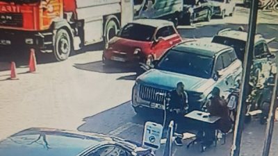 Sinop’ta yaşanan trafik kazasında, dalgınlıkla yola çıkan yayaya hızı düşük