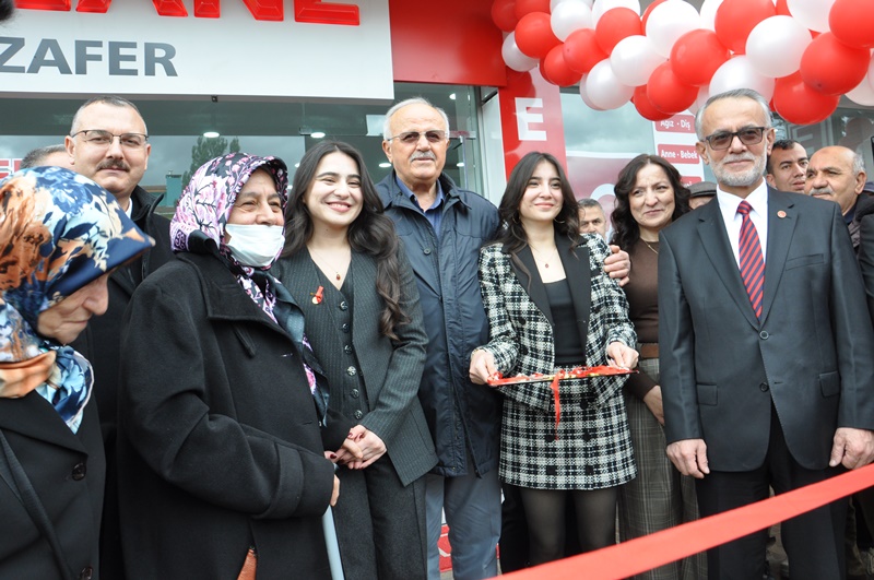 Boyabat’a Yeni Bir Eczane Daha Kazandırıldı Zafer Eczanesi Hizmete Açıldı 17 sinop Boyabat azfer eczanesi zafer eczanesi eczaneler eczacilarDSC 4923