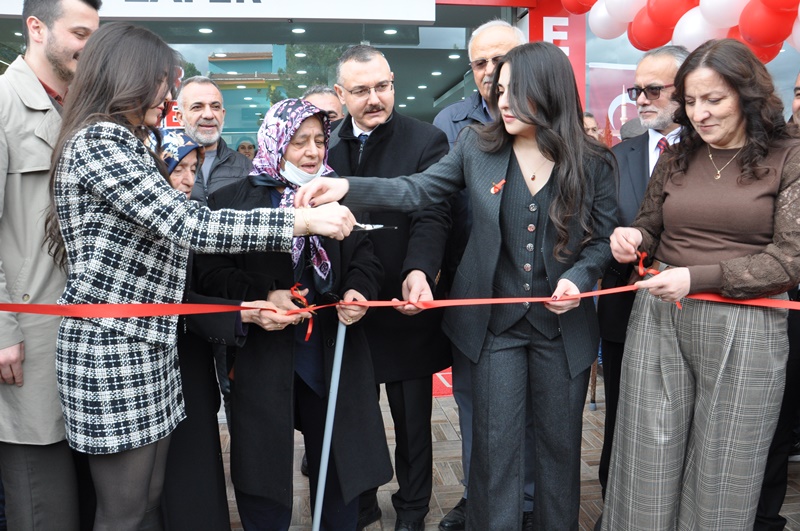Boyabat’a Yeni Bir Eczane Daha Kazandırıldı Zafer Eczanesi Hizmete Açıldı 24 sinop Boyabat azfer eczanesi zafer eczanesi eczaneler eczacilarDSC 4932