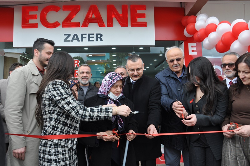 Boyabat’a Yeni Bir Eczane Daha Kazandırıldı Zafer Eczanesi Hizmete Açıldı 25 sinop Boyabat azfer eczanesi zafer eczanesi eczaneler eczacilarDSC 4933