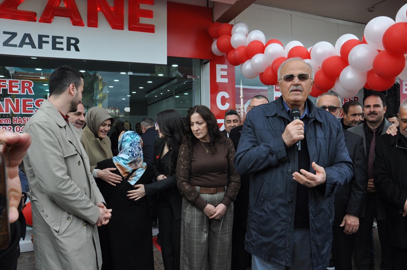 Boyabat’a Yeni Bir Eczane Daha Kazandırıldı Zafer Eczanesi Hizmete Açıldı 26 sinop Boyabat azfer eczanesi zafer eczanesi eczaneler eczacilarDSC 4939