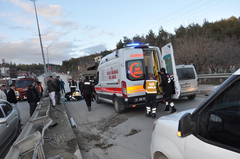 Boyabat’ta Trafik Kazası: Otomobil Takla Attı, Sürücü Yaralandı
