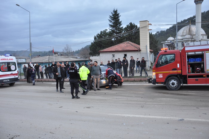 boyabat haber gazetes trafik kazasi ambulans kaza 2521