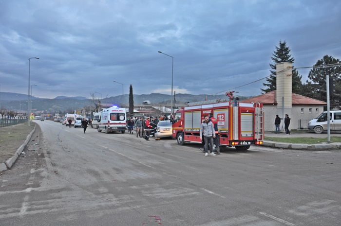 boyabat haber gazetes trafik kazasi ambulans kaza 28767890102112347475
