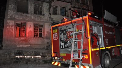 Sinop Boyabat'ta akşam saatlerinde hareketli dakikalar! Kullanılmayan ahşap evden yükselen