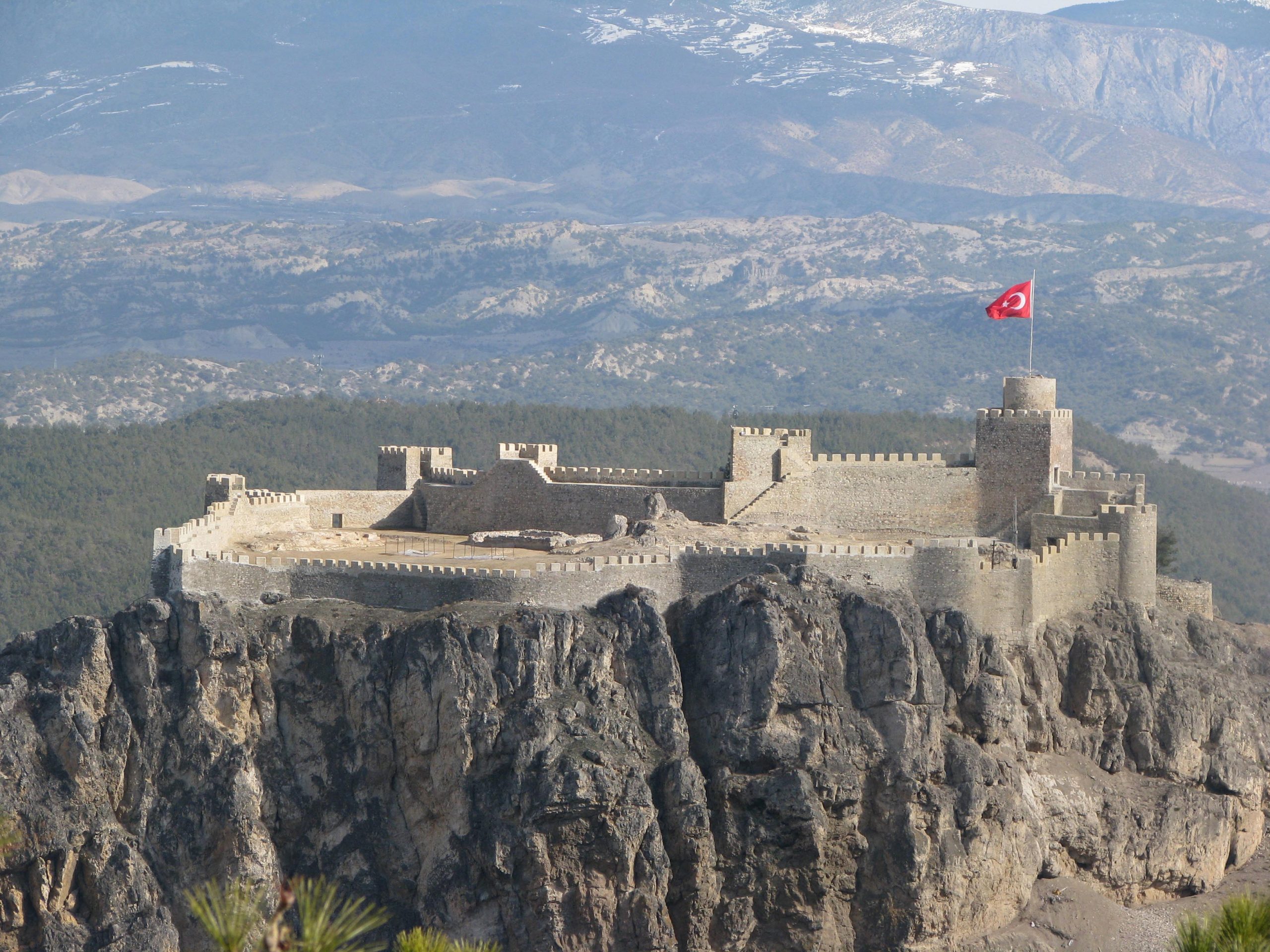 Boyabat gezilecek yerler listesi: Tarihi Boyabat Kalesi, yeraltı şehri, 5