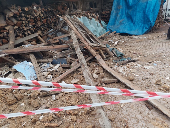 sinop boyabat coken ahsap ev otomobile zarar verdi 01112233