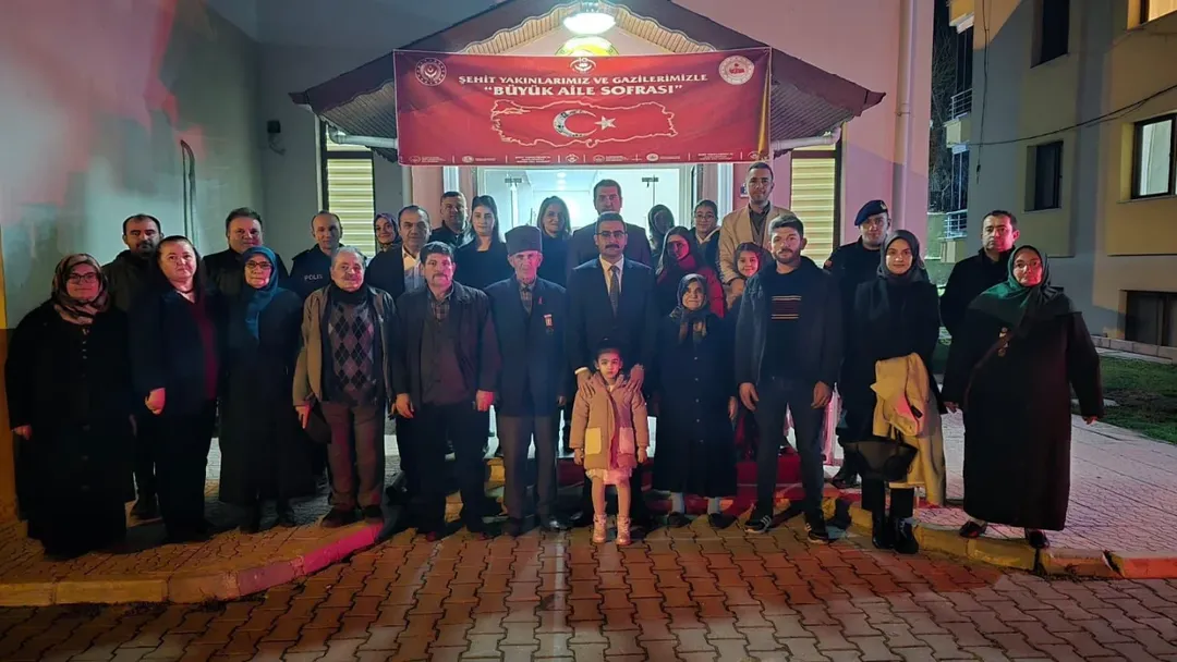 Hanönü Kaymakamı Emre Oktay ve Belediye Başkanı Metin Yamali Şehit Aileleri ve Gazilerle İftar Programında Buluştu