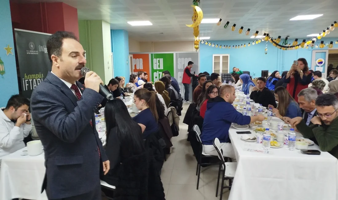 Boyabat'ta 2026 Kampüs İftarları kapsamında Sinop Üniversitesi öğrencileri iftar sofrasında