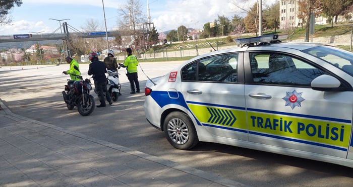 Boyabat Polisinden Bayram Sekeri Tadinda Denetim Huzur Uygulamasi47747