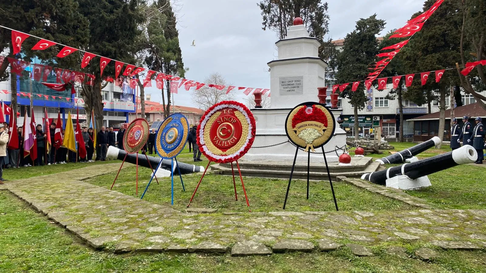 Sinopta 18 Mart Canakkale Zaferi Coskusu Deniz Sehitleri Anit sinop boyabat4147