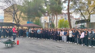 Boyabat’ta MEB AKUB ekipleri, Deprem Haftası kapsamında İbn-i Sina Mesleki