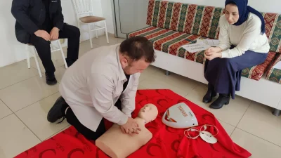 Boyabat'ta gönüllü arama kurtarma ekibi, Türk Kızılay desteğiyle ilk yardım