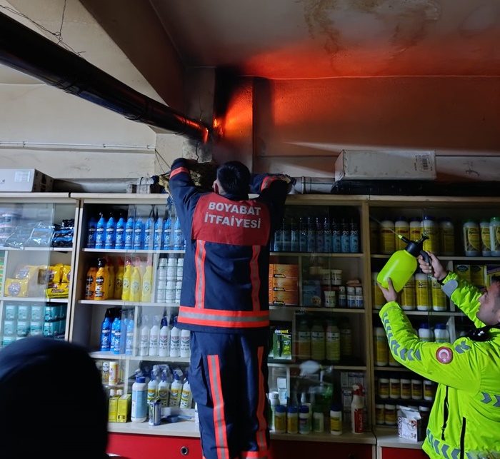 Boyabat’ta iş yerinde soba bacası