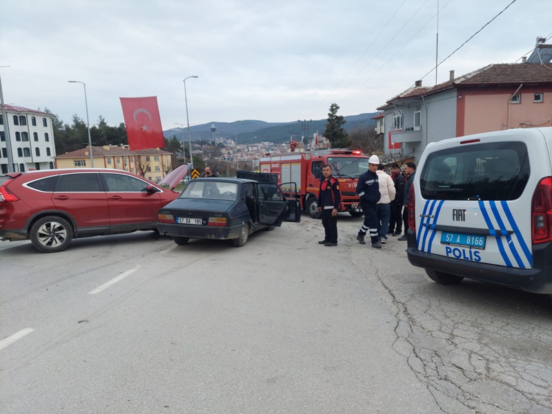 sinop boyabat itfaiye kavsak trafik kazasi12345678912