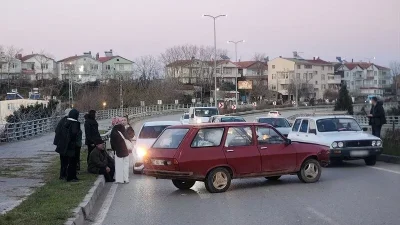 Sinop-Samsun hattında zincirleme kaza! Kontrolden çıkan araçlar refüje çıktı, trafik