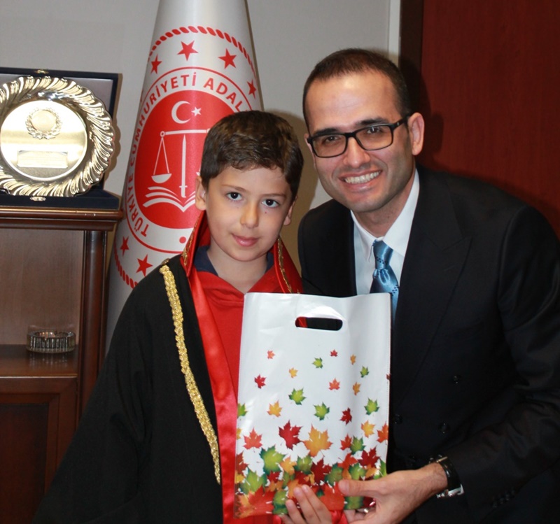 23 nisan cocuk bayrami bassavci koltuk devri ugur akin 34345