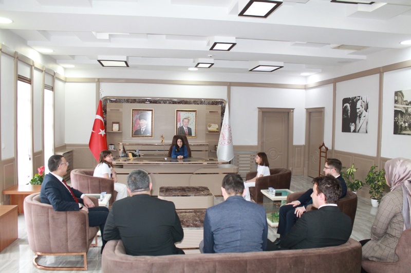 23 nisan cocuklar kaymakam oldular1