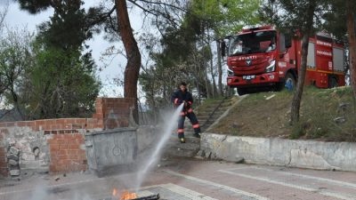 Boyabat Erenlik Seyir Kulesi mevkii, kimliği belirsiz kişilerin kalas ve