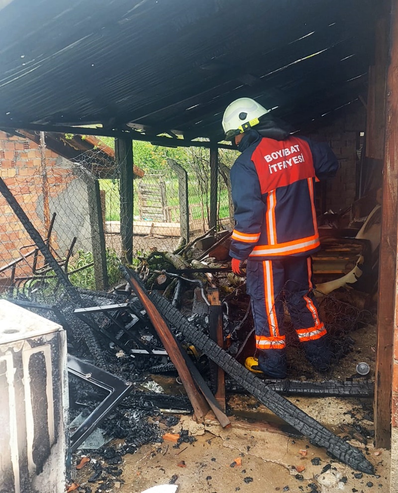 Boyabat İtfaiyesi Yangını Çevreye Sıçramadan Önledi