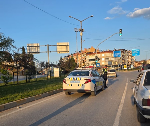 Boyabat'ta Elektrikli Araç Kazası 2 Yaralı