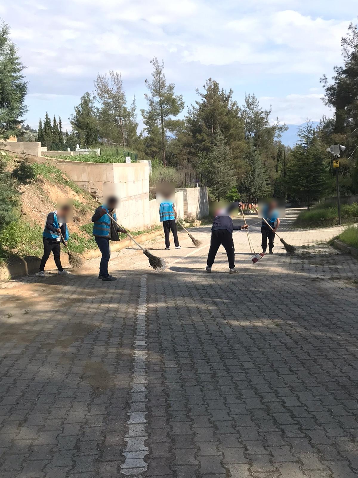 Boyabat Şehir Mezarlığı Bayram Öncesi Ziyarete Hazır 2 IMG 20260521 WA00351
