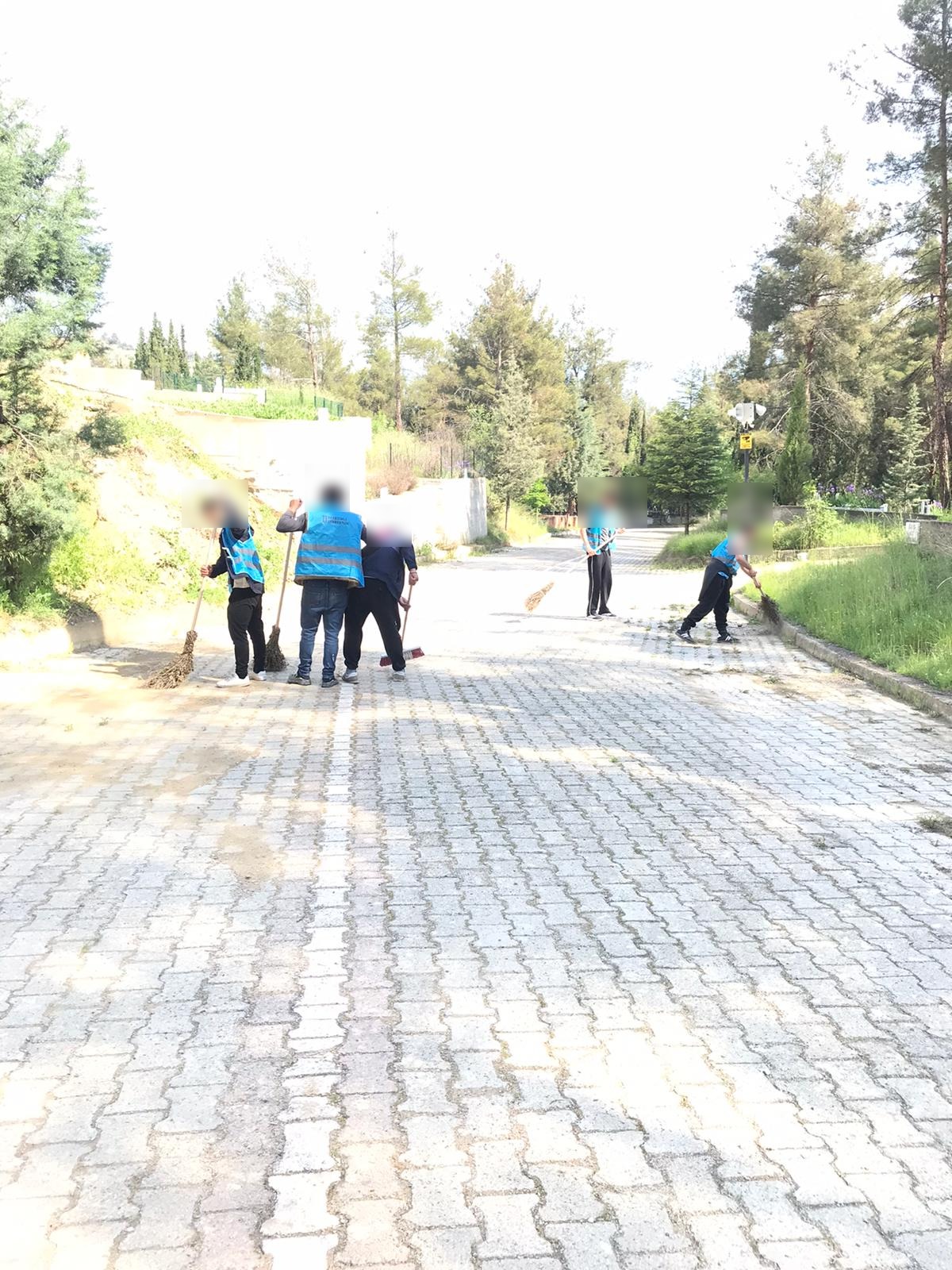 Boyabat Şehir Mezarlığı Bayram Öncesi Ziyarete Hazır 
