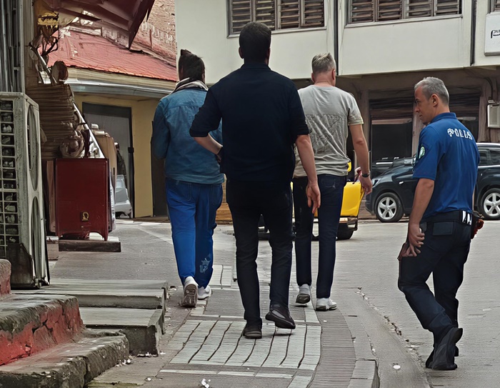 Boyabat’ta Saldırı Olayında Gözaltına Alınan Şüpheli Tutuklandı 1 bicakli saldirgan yakalandi boyabat emniyet85642