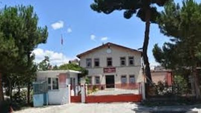 Sinop Boyabat'ta kapatılan ve güvenlik önlemi alınmayan eski cezaevi binasında