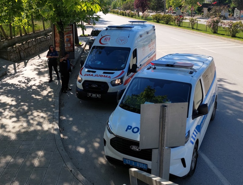 Boyabat'ta Trafik Magandası Kazaya Sebep Oldu 1 Yaralı, Sürücü Kaçtı! 2 boyabat maganda surucu kazaya neden oldu 545
