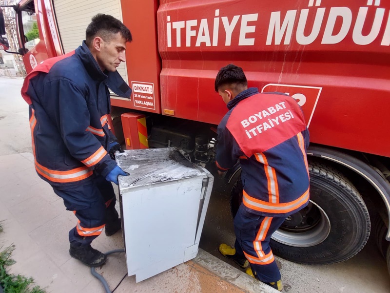 Sinop’un Boyabat ilçesinde, Kumluk Mahallesi Çorak Caddesi üzerinde bulunan bir