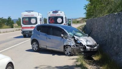 Sinop’un Boyabat ilçesinde meydana gelen tek taraflı trafik kazasında, kontrolden