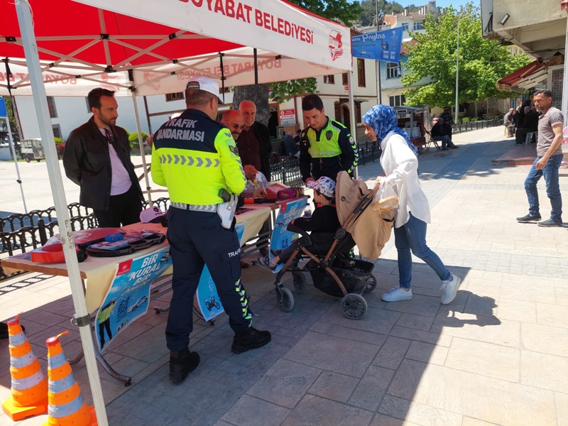 Boyabat’ta Trafik Haftası etkinlikleri, trafik bilincini artırmak ve daha güvenli