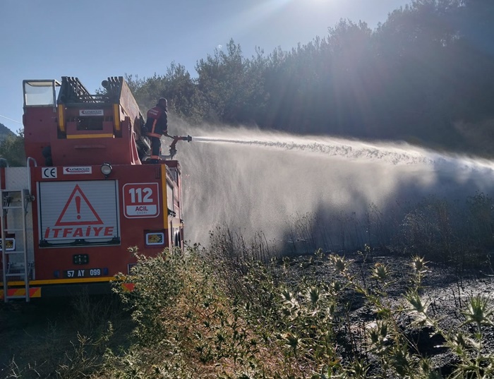 Boyabat Itfaiyesi Hafta Sonu Alarm Verdi Koyde Pes PesE Yangin012345