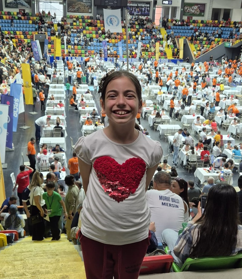 Boyabat ve Sinop Şampiyonu Azra, Türkiye'nin En İyileri Arasında! 1 boyabat Sehit Turan Mese Ilkokulu Azra Gokce yurkiye turnuvasi zeka oyunlari.jpg123456