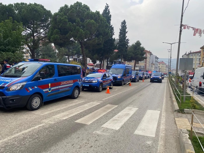 Boyabat’ta Çok Sayıda Şüpheli Gözaltına Alındı 1 Boyabat’ta Çok Sayıda Şüpheli Gözaltına Alındı44