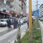 Boyabat’ta Trafik Trajedisi: Ambulans Siren Çaldı, Sürücü Yayaya Yol Verdi! Öncelik Kimin?