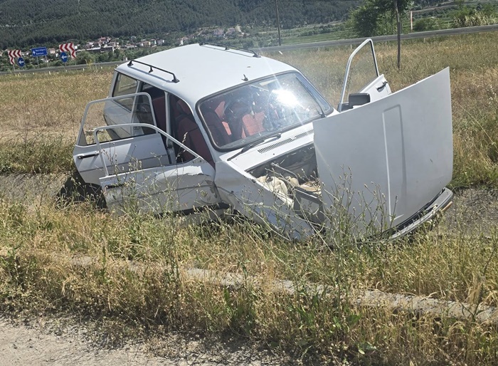 Sinop'un Durağan ilçesinde Dikmen yolu kavşağında meydana gelen trafik kazasında