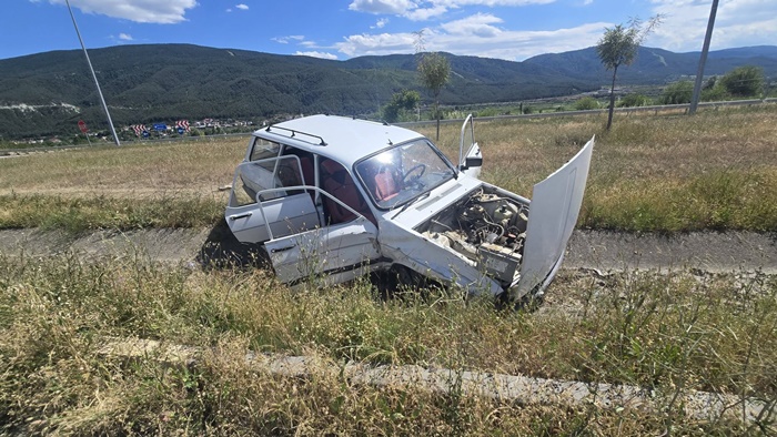 Durağan'da Trafik Kazası: Dikmen Yolu Kavşağında İki Otomobil Çarpıştı, 3 Yaralı222